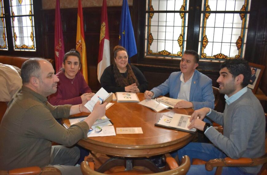 Cabañero Destaca la Labor de la Asociación ‘Entre Todos’ por el Progreso Rural y la Inclusión Social y Laboral en la Sierra del Segura