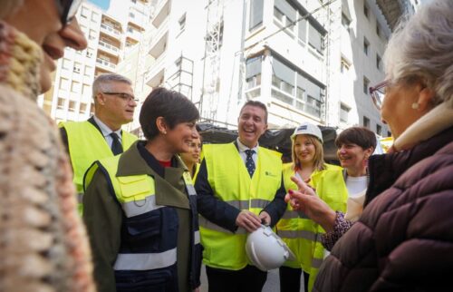 Cabañero resalta la importancia de los ayuntamientos en la política de vivienda y destaca a ‘La Pajarita’ como modelo de rehabilitación a nivel nacional