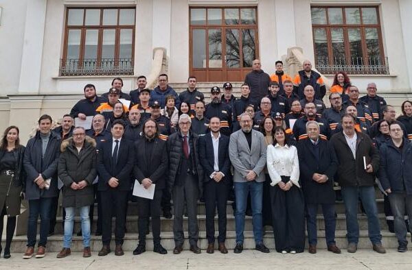 El Gobierno regional fortalece las agrupaciones de Protección Civil en Albacete con nuevos uniformes, recursos de emergencia y capacitación para voluntarios.