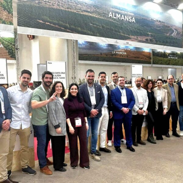 Impulso a la Proyección Nacional e Internacional de los Vinos de la D.O. Almansa por la Diputación de Albacete Tras Su Éxito en la Barcelona Wine Week