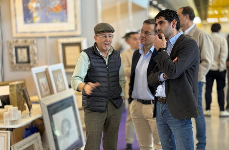 José González reafirma el compromiso de la Diputación en la inauguración de la feria ‘Antigua’ en el calendario de la IFAB