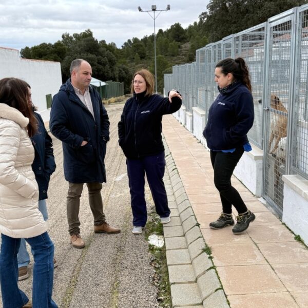La Diputación de Albacete impulsa el bienestar animal en Emperrados con más cheniles y nuevas inversiones