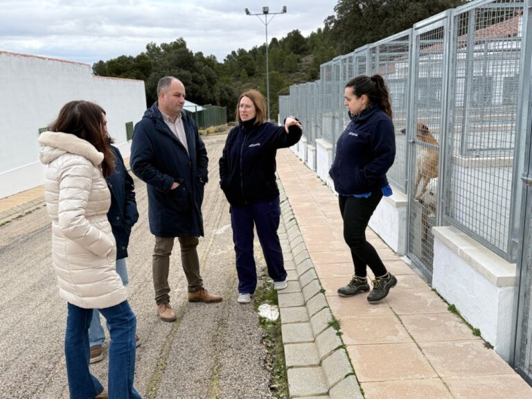 La Diputación de Albacete impulsa el bienestar animal en Emperrados con más cheniles y nuevas inversiones