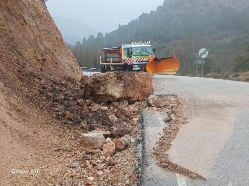La junta se mantiene vigilante en las carreteras ante el riesgo de desprendimientos