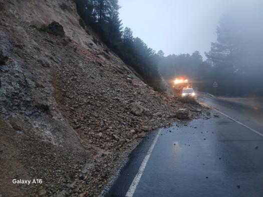 Precaución en carreteras de Sierra de Alcaraz y Segura por cortes y desprendimientos causados por crecidas de ríos