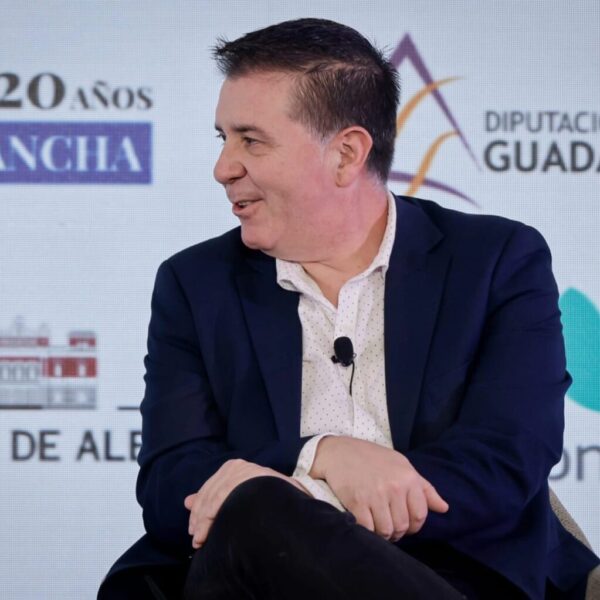 Santi Cabañero Aboga por el Fin del ‘Paternalismo’ Institucional y Solicita Legislación Específica para Pequeños Municipios