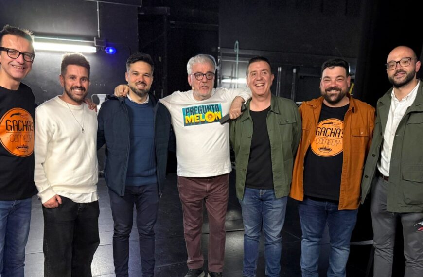 Cabañero, Valera y Zamora rinden homenaje a Millán Salcedo en el Gachas Comedy, exaltando el humor como encuentro y estilo de vida