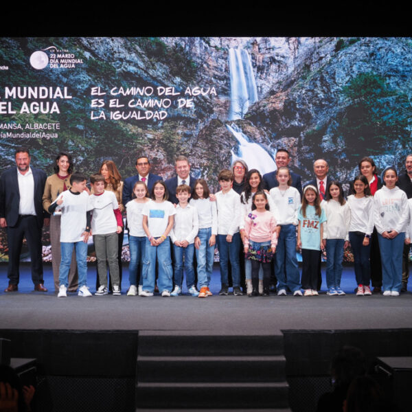 Cabañero aboga por una gestión hídrica que asegure el progreso del sector agrícola y la vitalidad del entorno rural