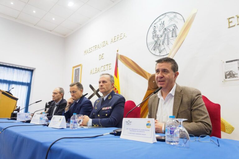 Cabañero celebra la creación del nuevo Centro de Incubación de Empresas Espaciales en Albacete, un hito que se une a la histórica tradición aeronáutica de la región potenciada por el BACSI