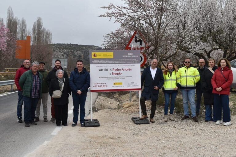 Cabañero destaca inversión de 477.000 euros en la mejora de la AB-5014 en Nerpio como estrategia esencial contra la despoblación