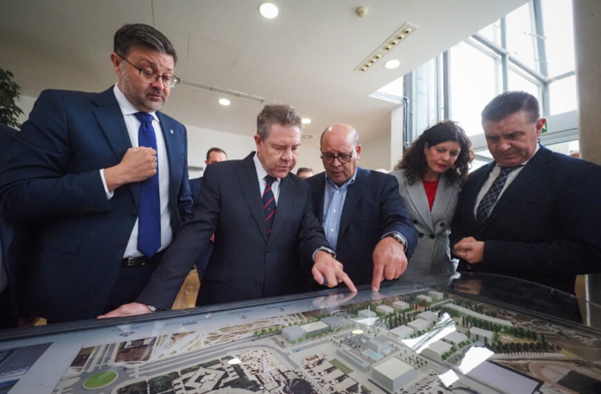 Cabañero resalta el avance de Albacete en innovación con la expansión del Parque Científico y la incorporación del ESA-BIC