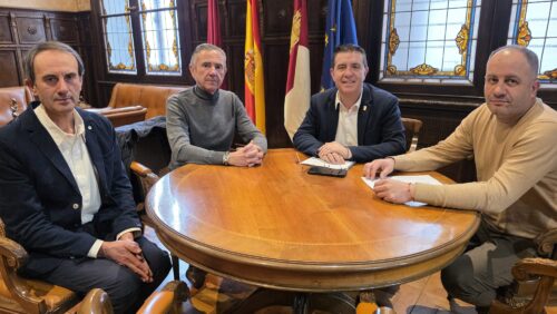 Cabañero respalda a la Junta Central de Regantes de la Mancha Oriental en la lucha por el agua provincial frente al nuevo Plan Hidrológico