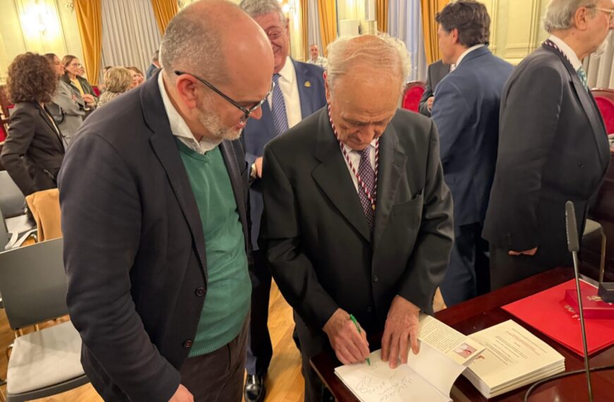Diputado de Sanidad Felicita a Pedro Guillén García por su Nombramiento como Académico de Honor de la Real Academia de Medicina de Castilla-La Mancha