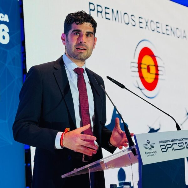 José González Destaca la Cooperación como Impulso Esencial para el Futuro de la Tecnología en una Era Global Crítica