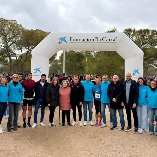 Más de 600 participantes se unen en la Carrera Solidaria del Implante Coclear de AICCLAM con respaldo de la Diputación por la inclusión y accesibilidad