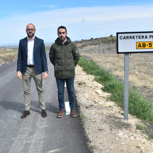 Valera destaca la potenciación del desarrollo socioeconómico en la conexión de Pozuelo a El Madroño con la rehabilitación de la AB-514, tras inversión de más de 426.800 € por la Diputación