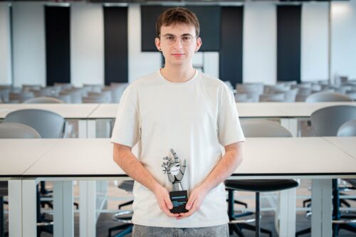 El albaceteño Manuel Bayo, entre los ganadores del hackathon internacional OdiseIA4Good 2026 con una app que mejora la seguridad en la medicación