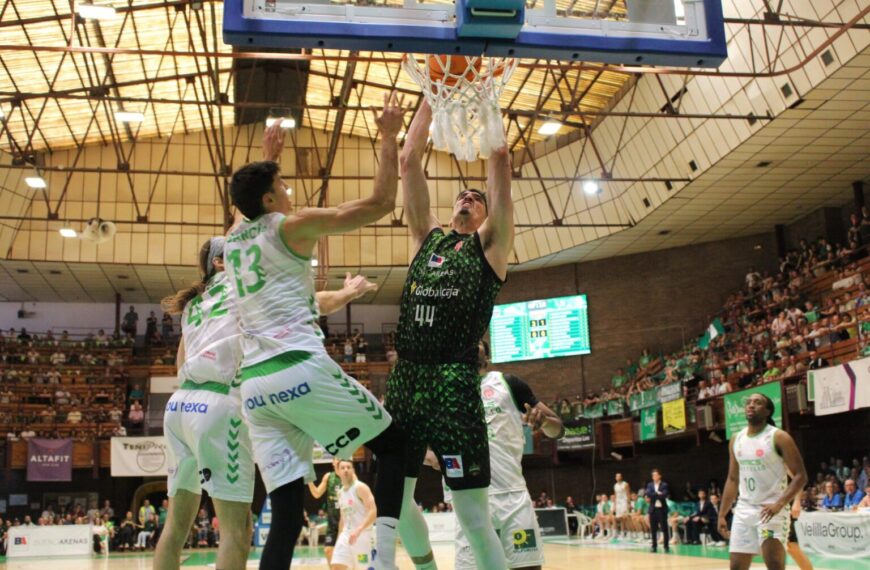 Albacete Basket vence 70-64 y controla la eliminatoria de ascenso a Primera FEB