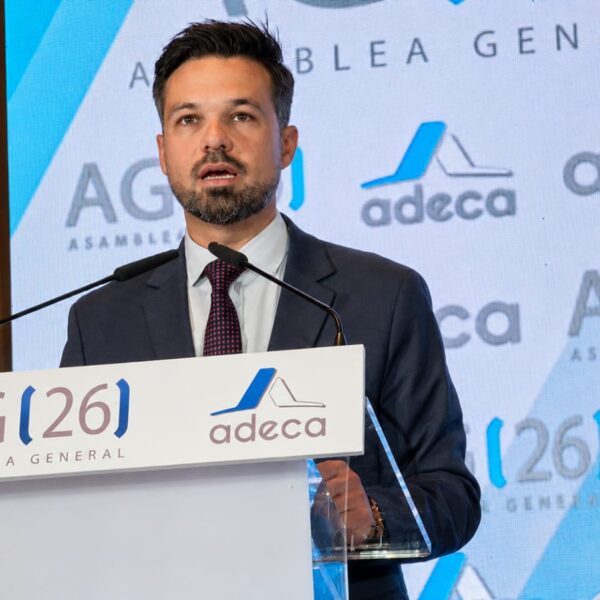 Miguel Zamora refuerza el compromiso de la Diputación con la industria y el sector cuchillero de Albacete