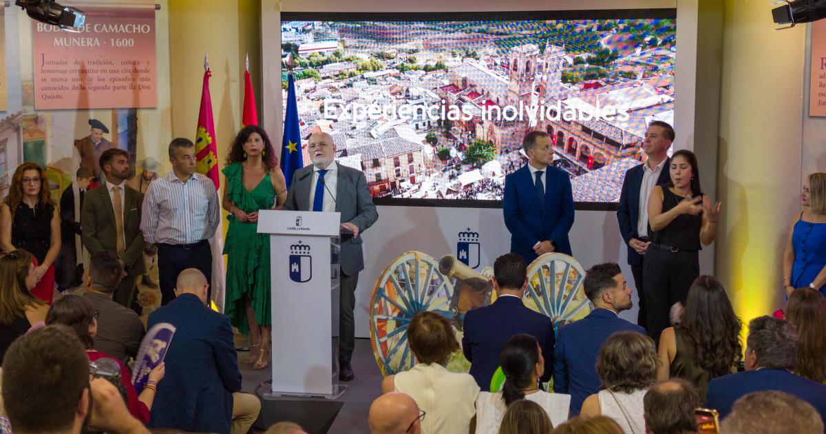 El Gobierno inaugura su stand en la Feria de Albacete bajo el lema Albacete destino con historia