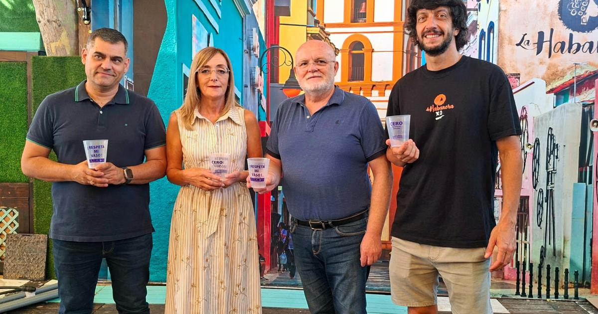 42.000 vasos contra las agresiones sexuales se reparten en la Feria de Albacete