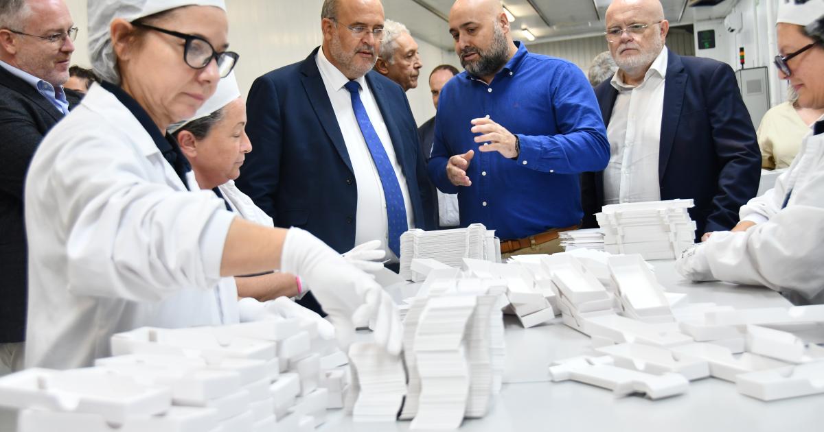 El anteproyecto de la Ley de Inversiones Empresariales refuerza los tutores para atraer empresas a los pueblos, con Renogroup como ejemplo en Alborea