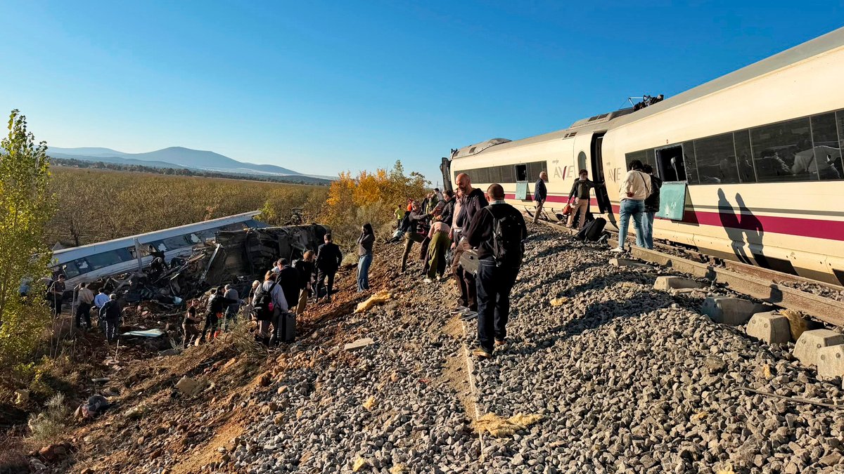 Choque de un AVE y un Iryo en Urda: 68 muertos y 77 hospitalizados