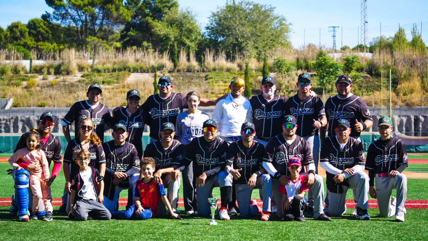 Dragones de Albacete conquista el Torneo Nacional de sófbol mixto en Madrid